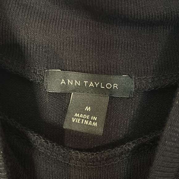 NWOT Ann Taylor medium mock neck short sleeve shirt - Picture 3 of 10